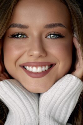 Zoom Whitening Procedure: A Bright Smile in Just 90 Minutes
