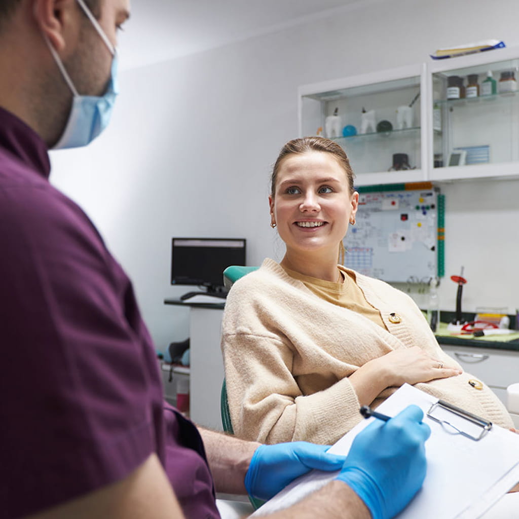 Understanding Pregnancy and Oral Health: What Expecting Mothers Should Know