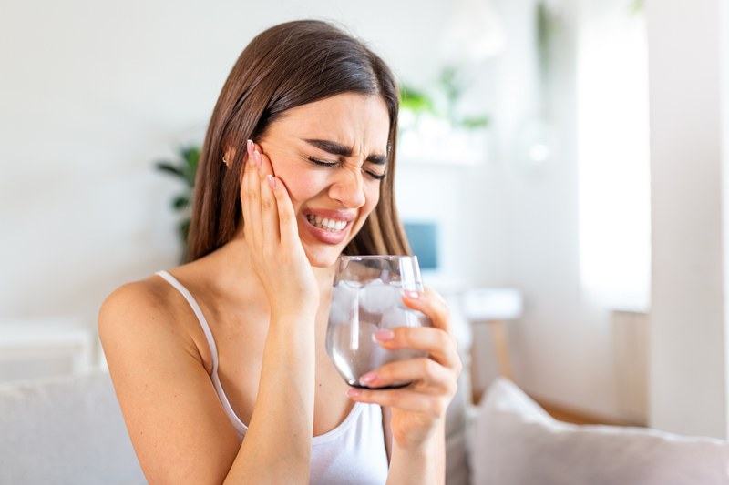 Dental Emergency in Laguna Hills: What to Do & Avoid